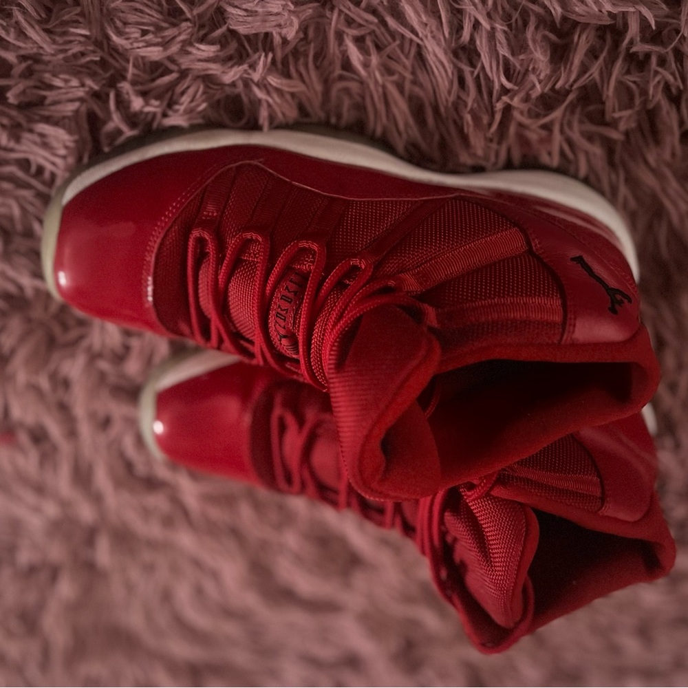 Red Jordan’s good condition slightly worn